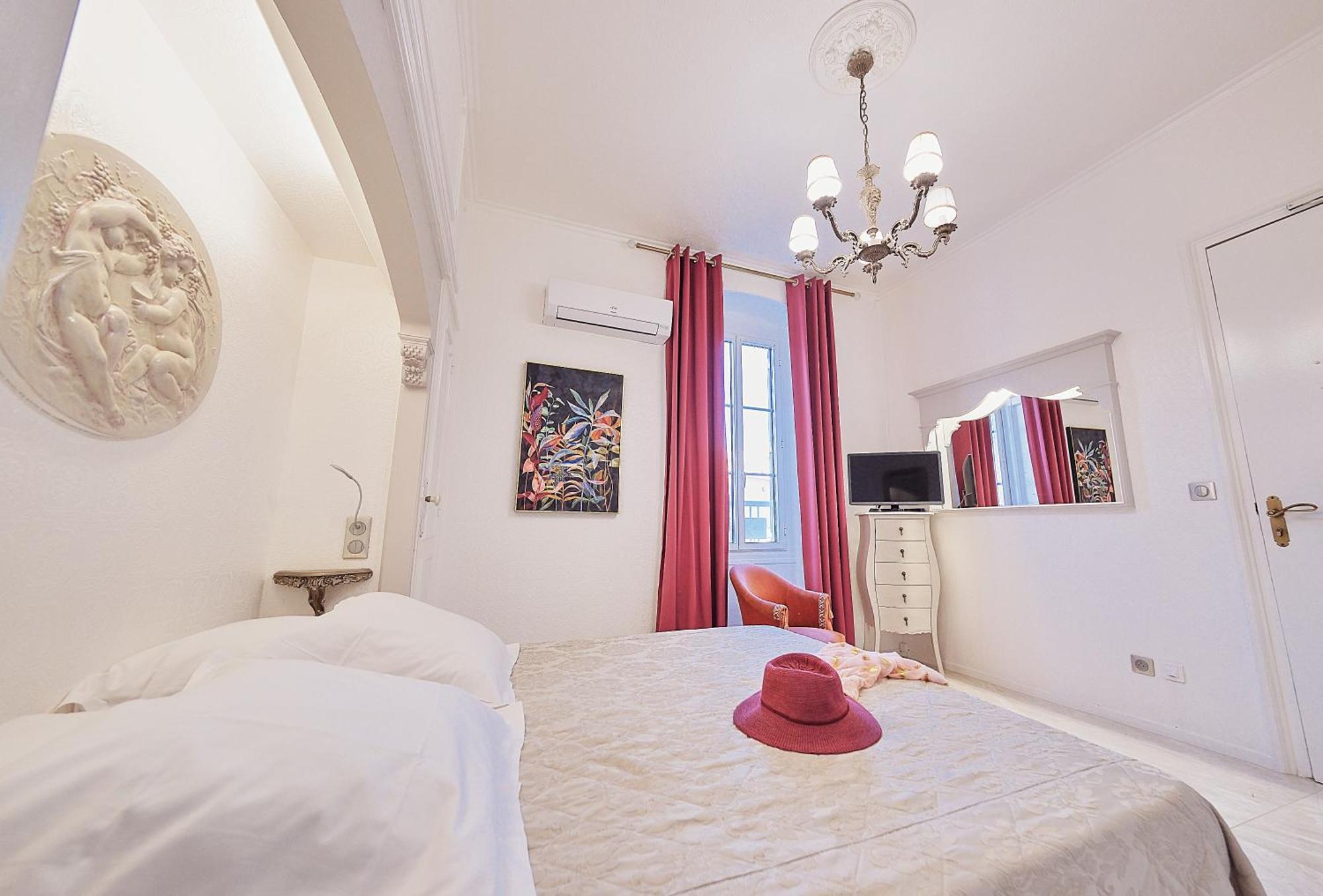 Le Magnolia Hotel Calvi  Bagian luar foto
