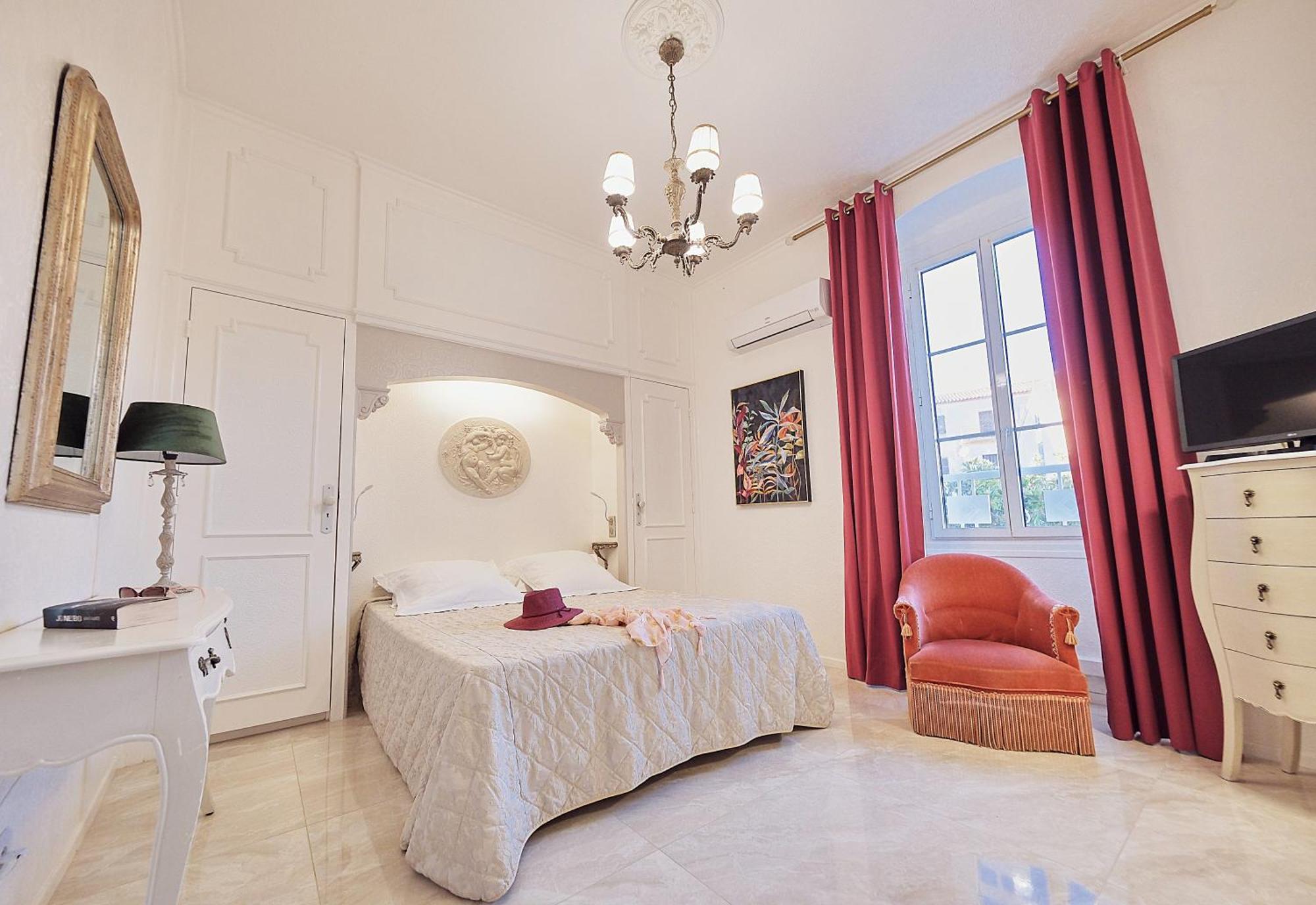 Le Magnolia Hotel Calvi  Bagian luar foto