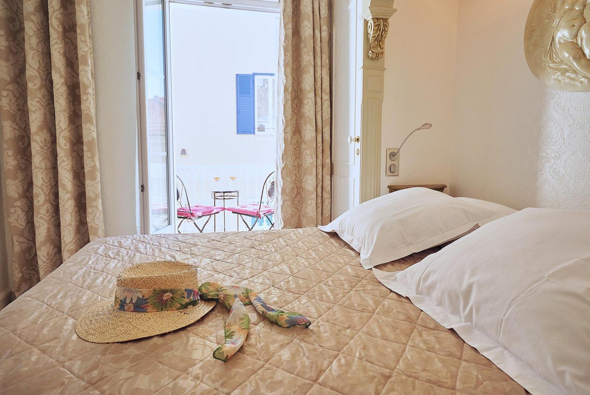 Le Magnolia Hotel Calvi  Bagian luar foto