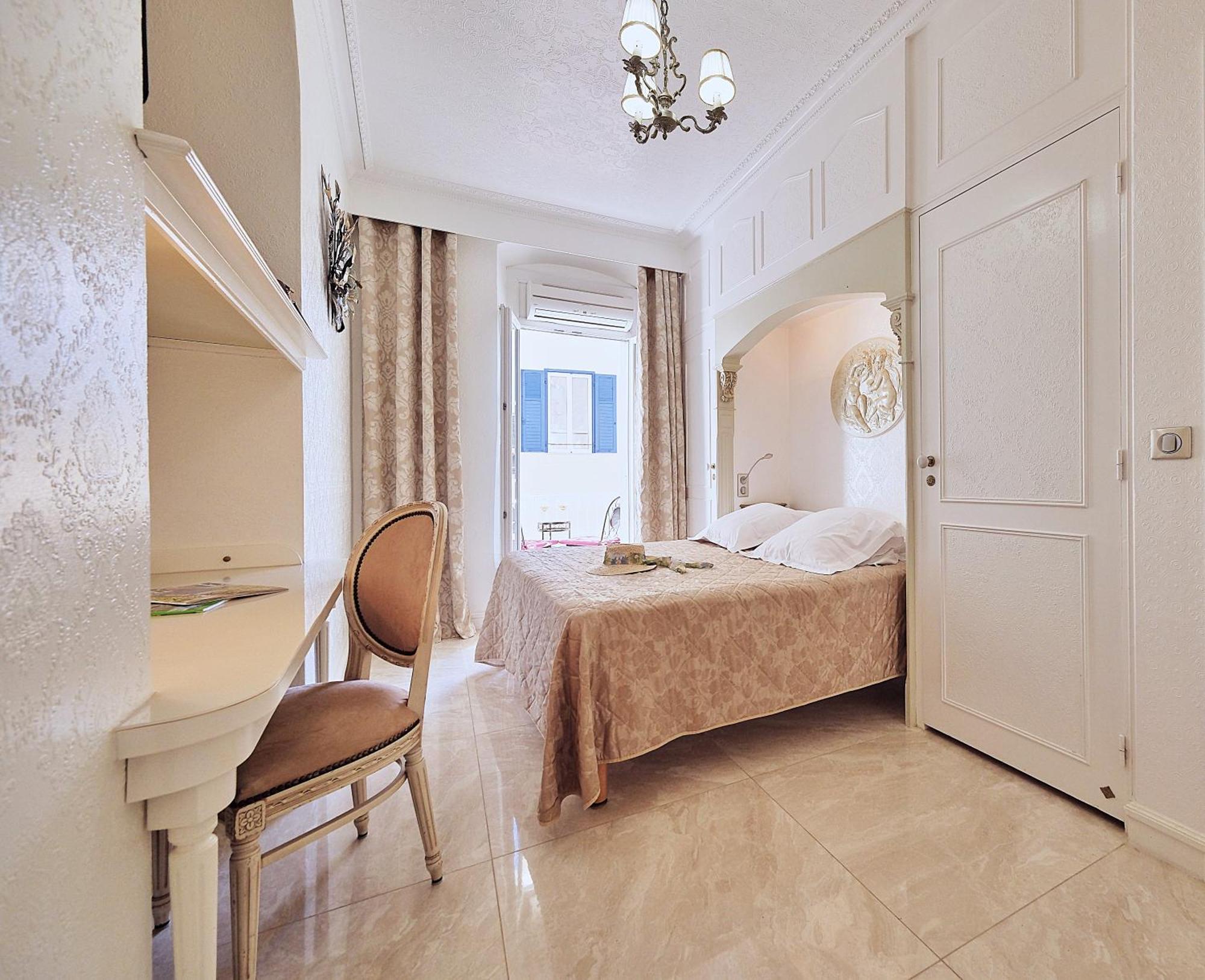 Le Magnolia Hotel Calvi  Bagian luar foto