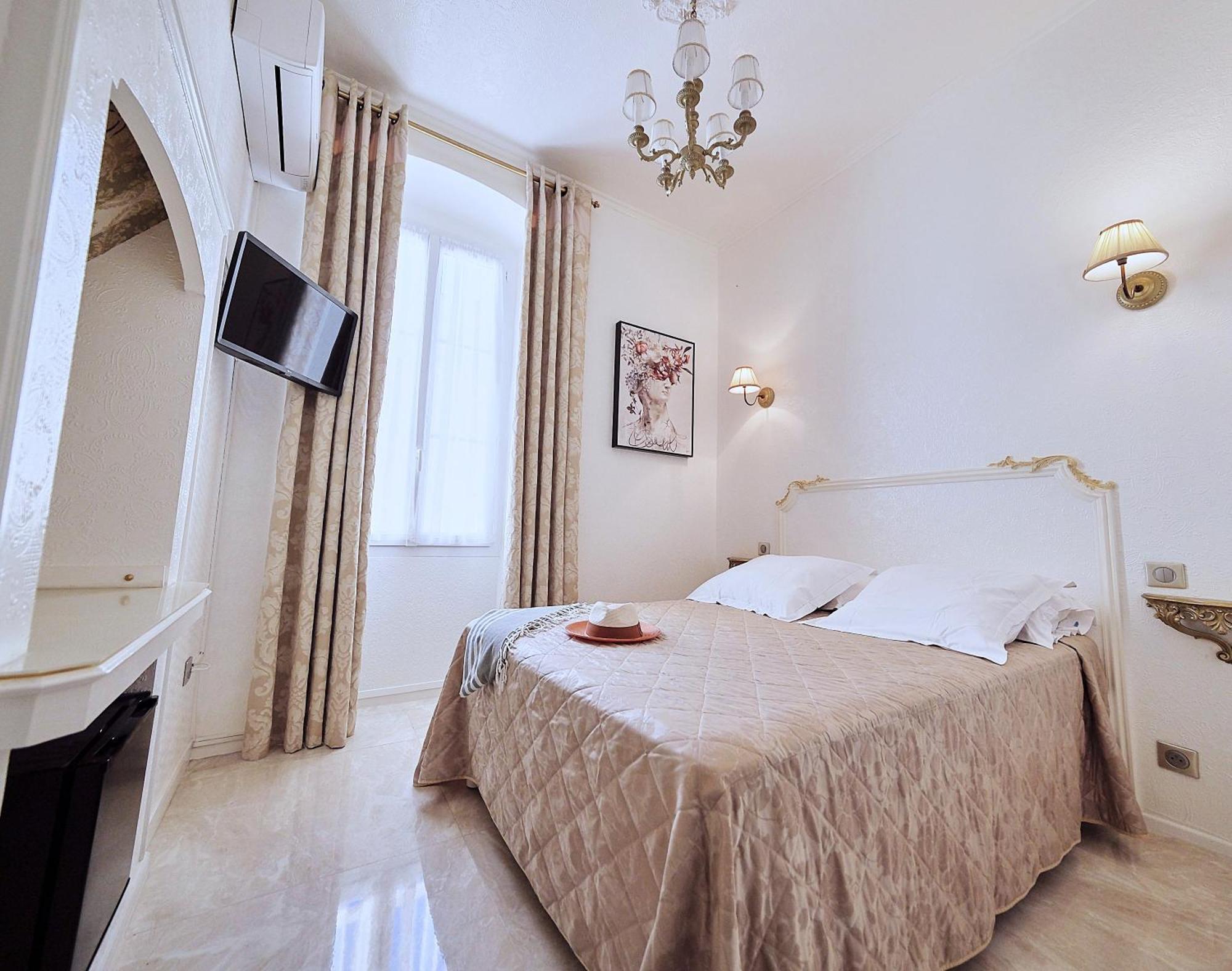 Le Magnolia Hotel Calvi  Bagian luar foto