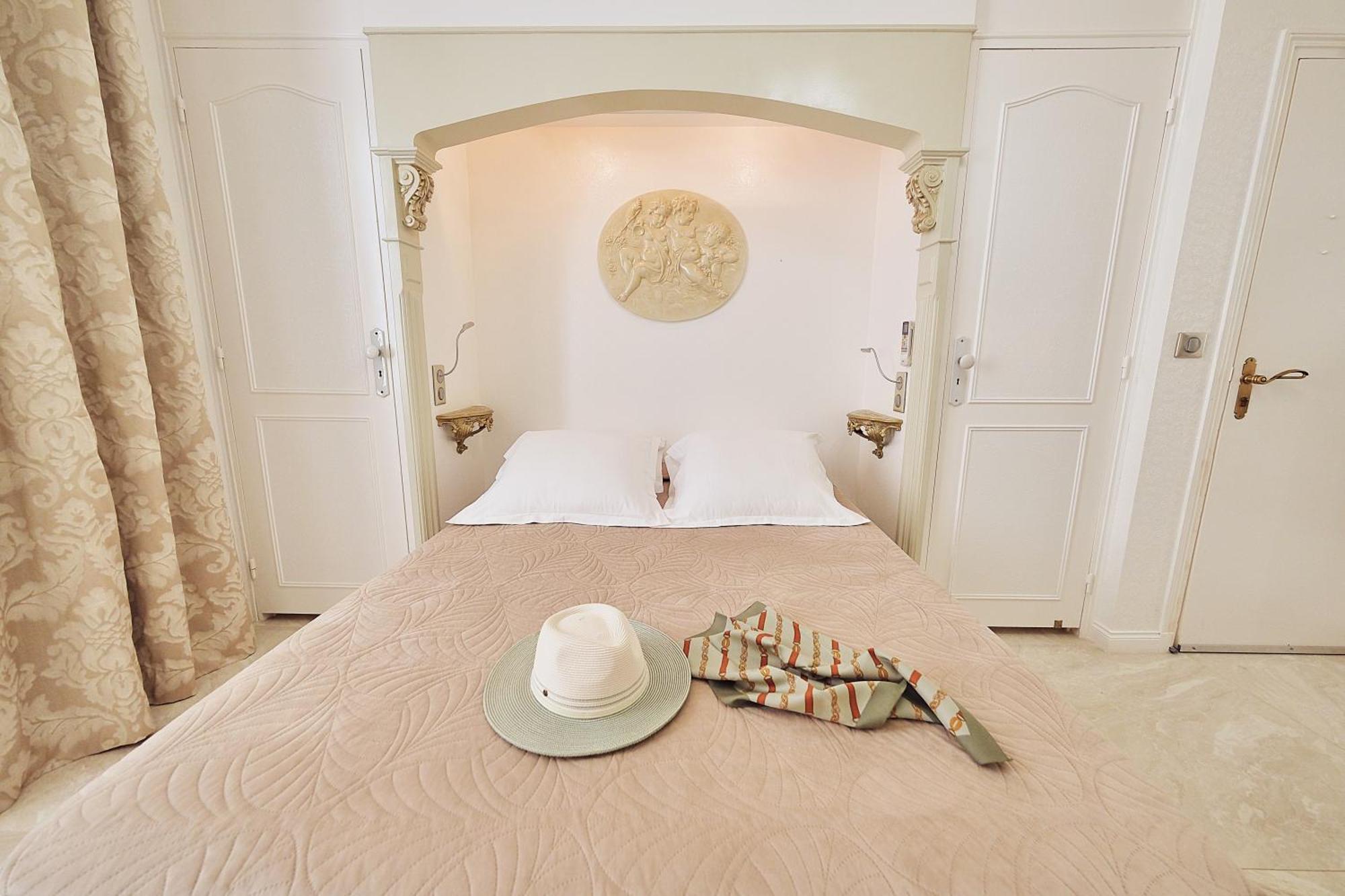 Le Magnolia Hotel Calvi  Bagian luar foto