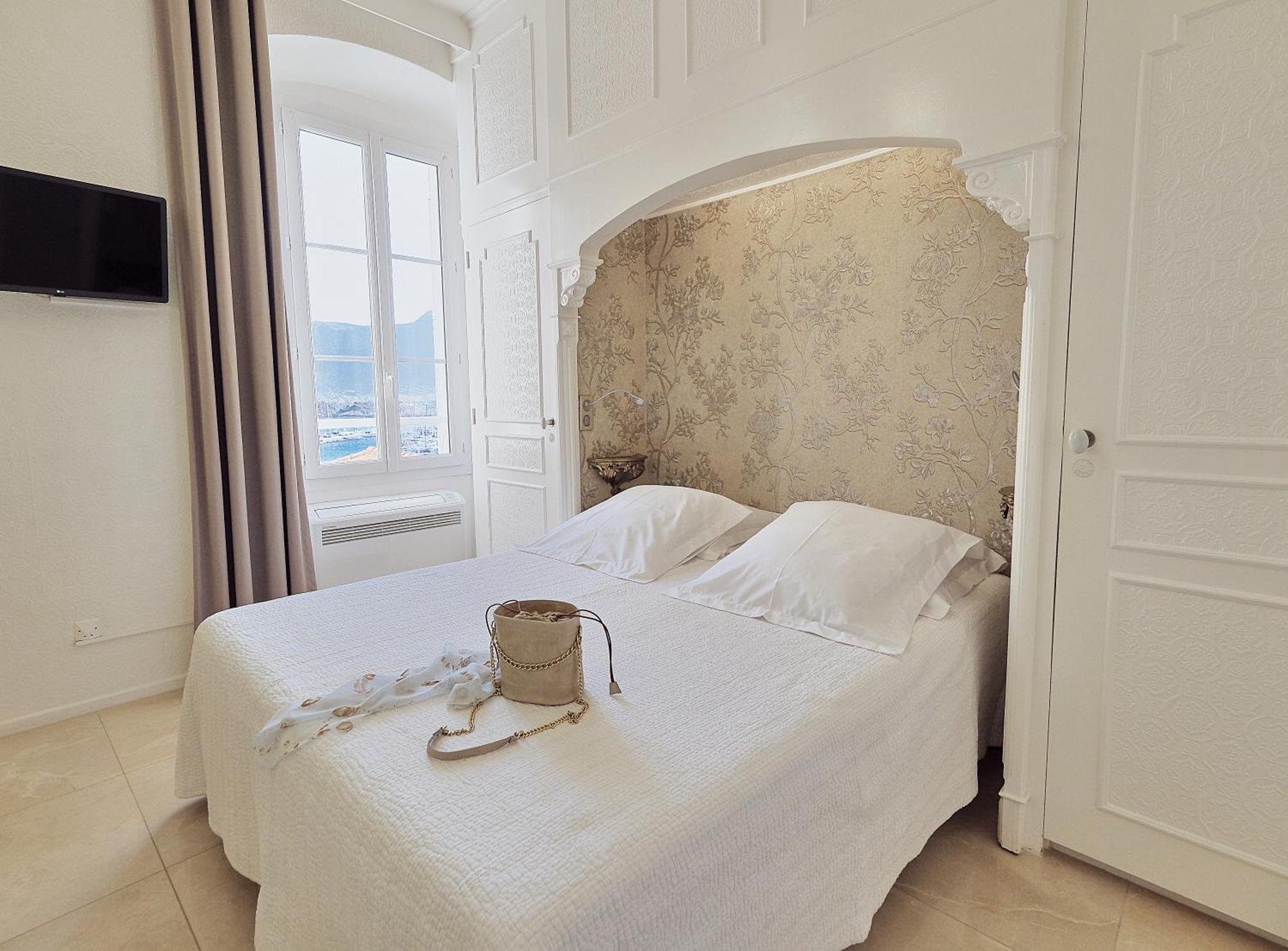 Le Magnolia Hotel Calvi  Bagian luar foto