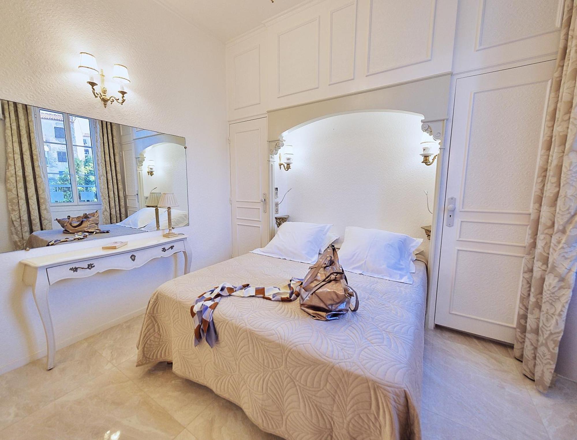 Le Magnolia Hotel Calvi  Bagian luar foto