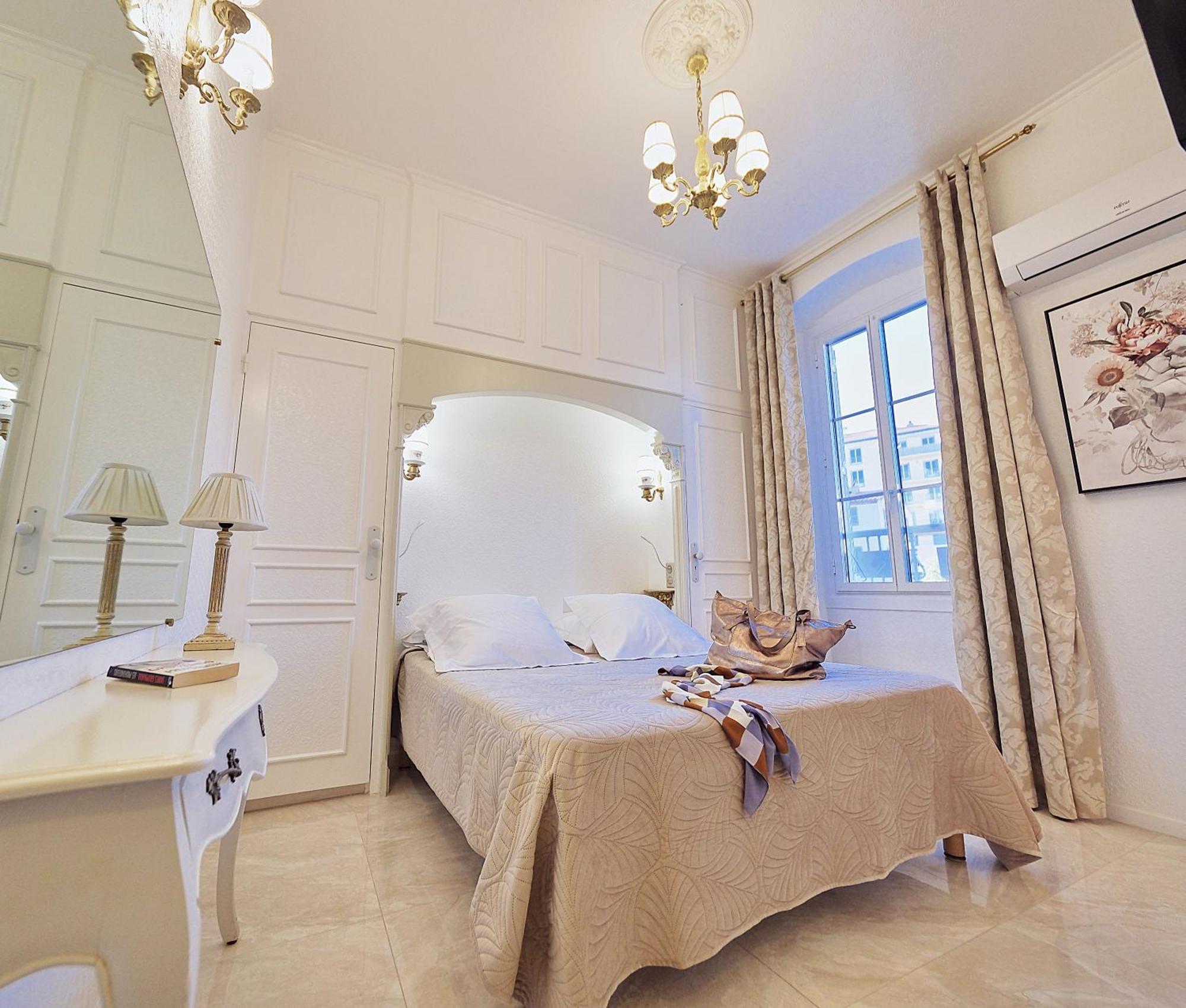 Le Magnolia Hotel Calvi  Bagian luar foto
