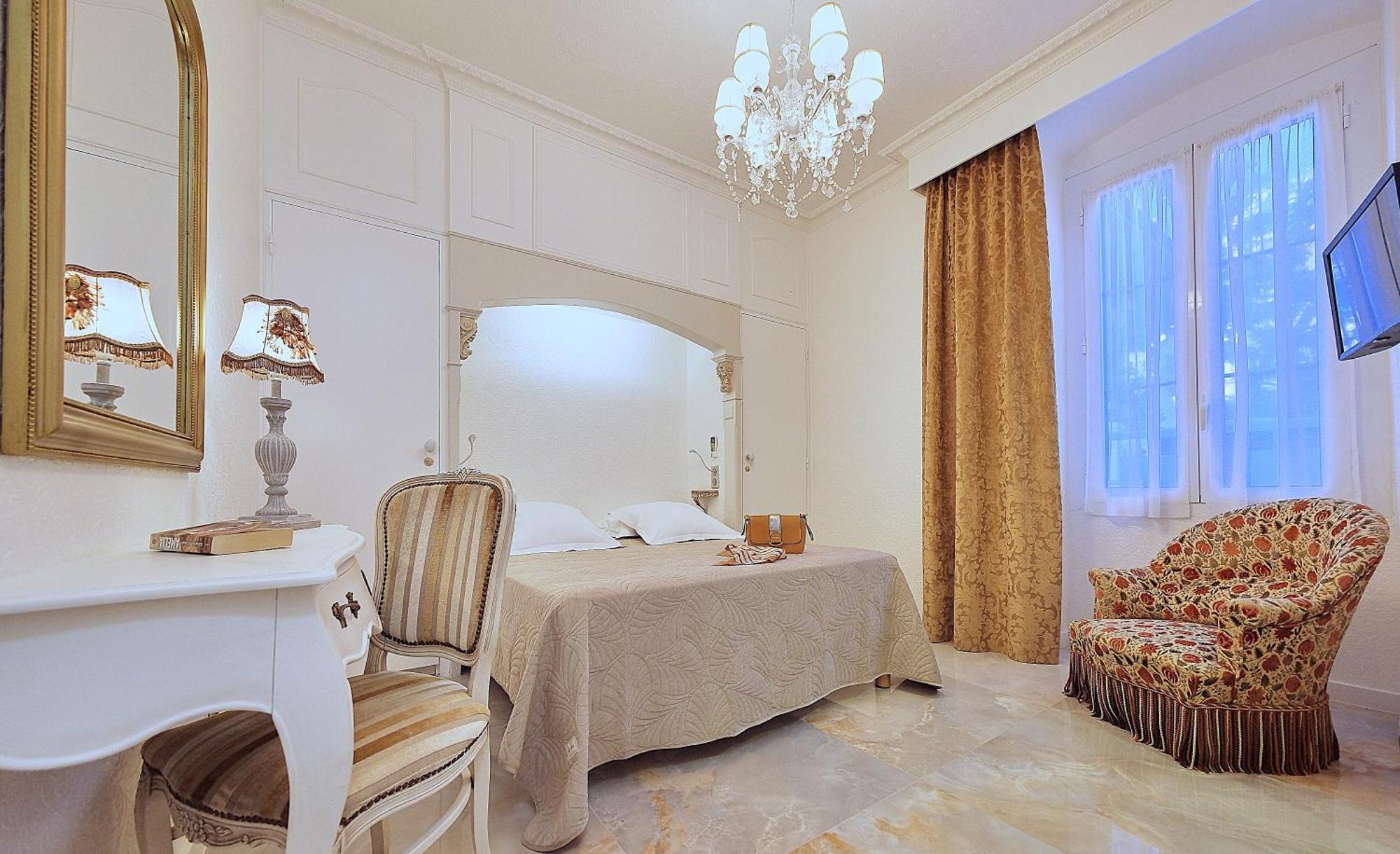 Le Magnolia Hotel Calvi  Bagian luar foto
