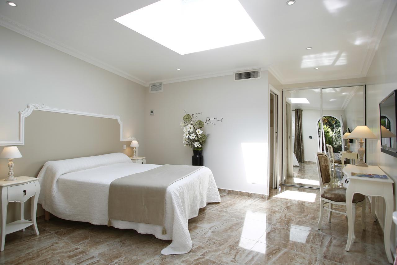 Le Magnolia Hotel Calvi  Bagian luar foto