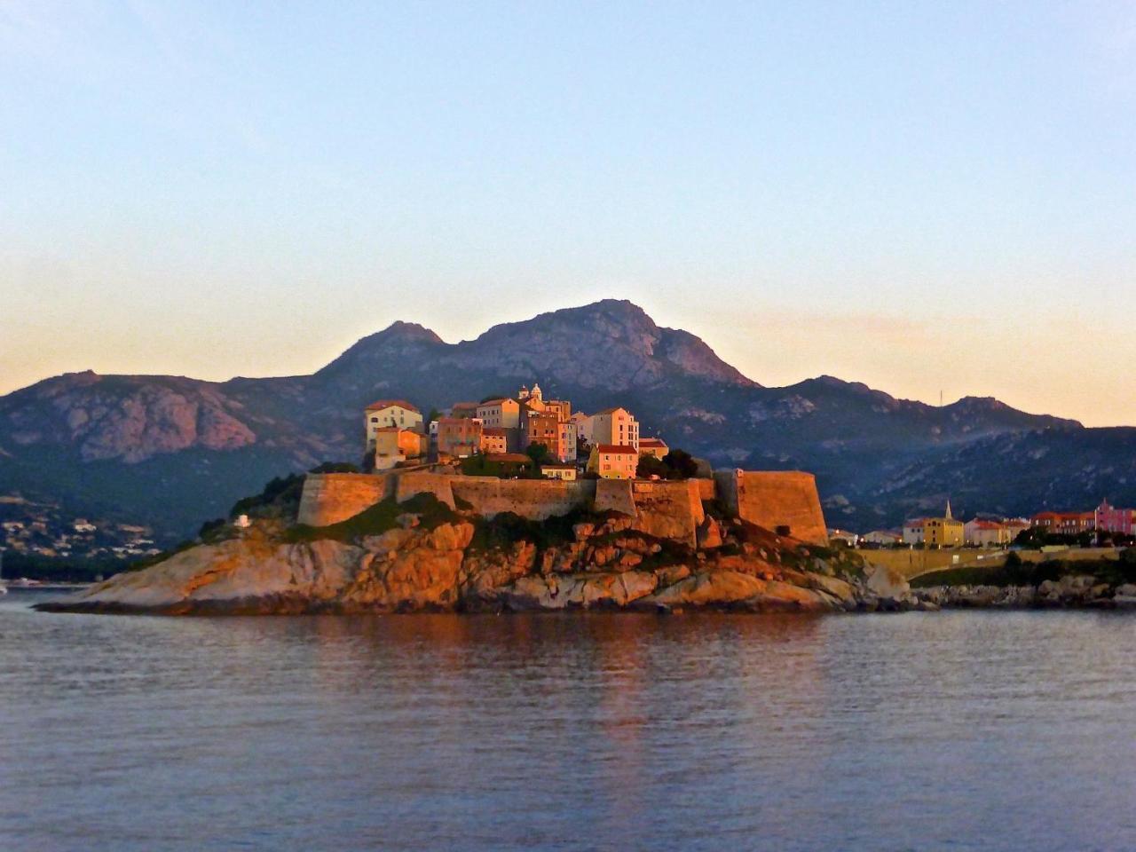 Le Magnolia Hotel Calvi  Bagian luar foto