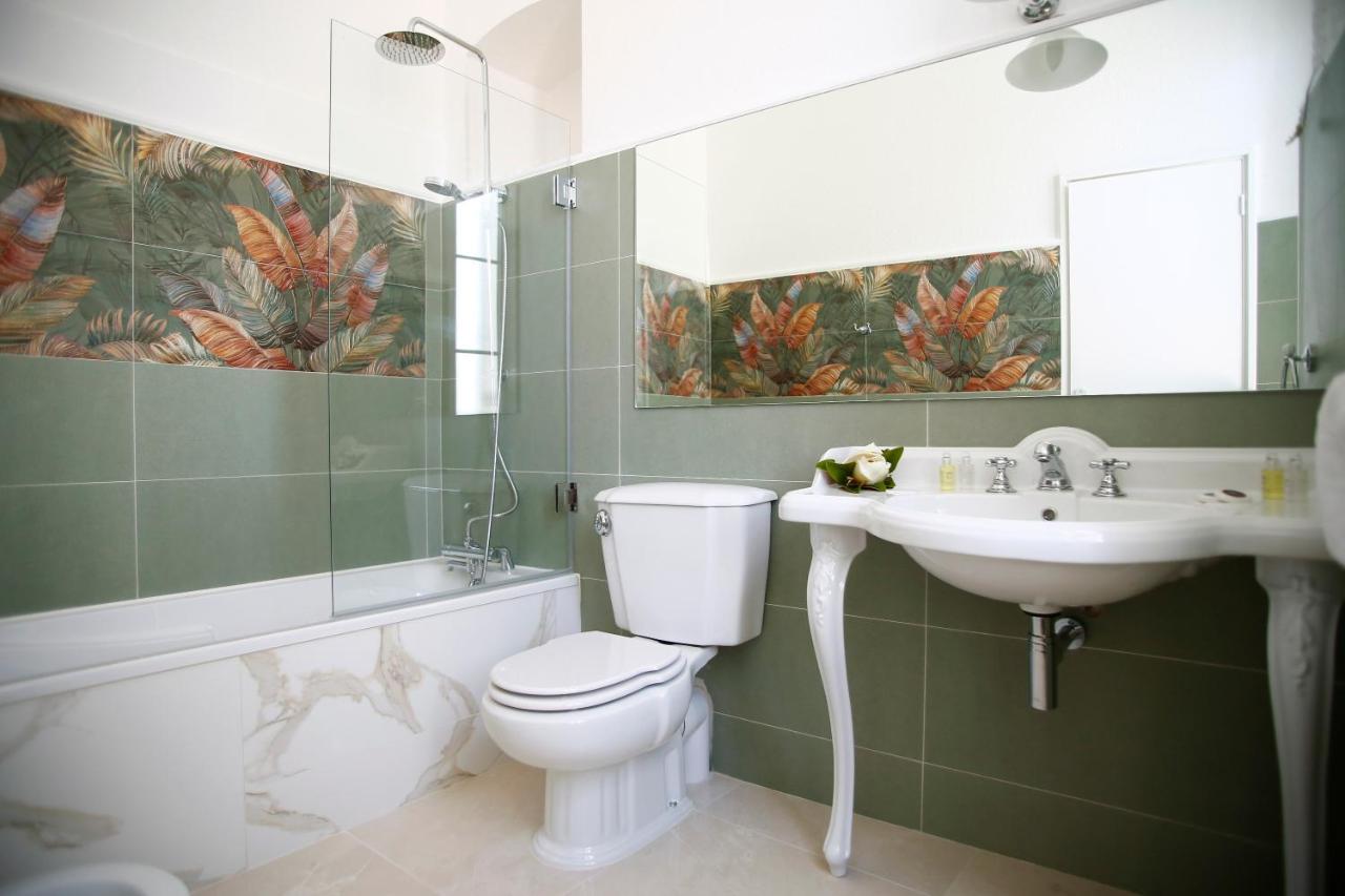Le Magnolia Hotel Calvi  Bagian luar foto